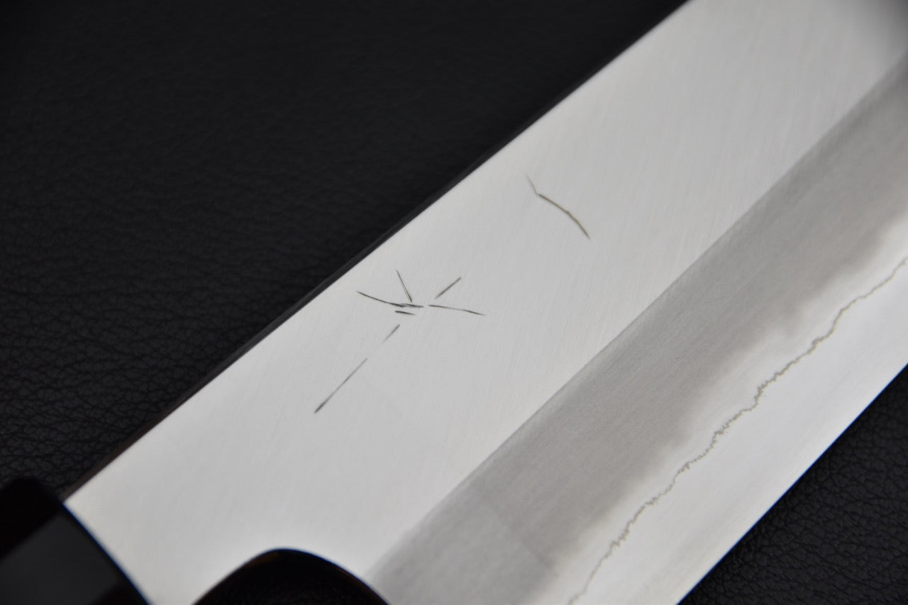 Hitohira Togashi gyuto 240 mm — tranchant et ligne hagane, couteau japonais Shirogami #1