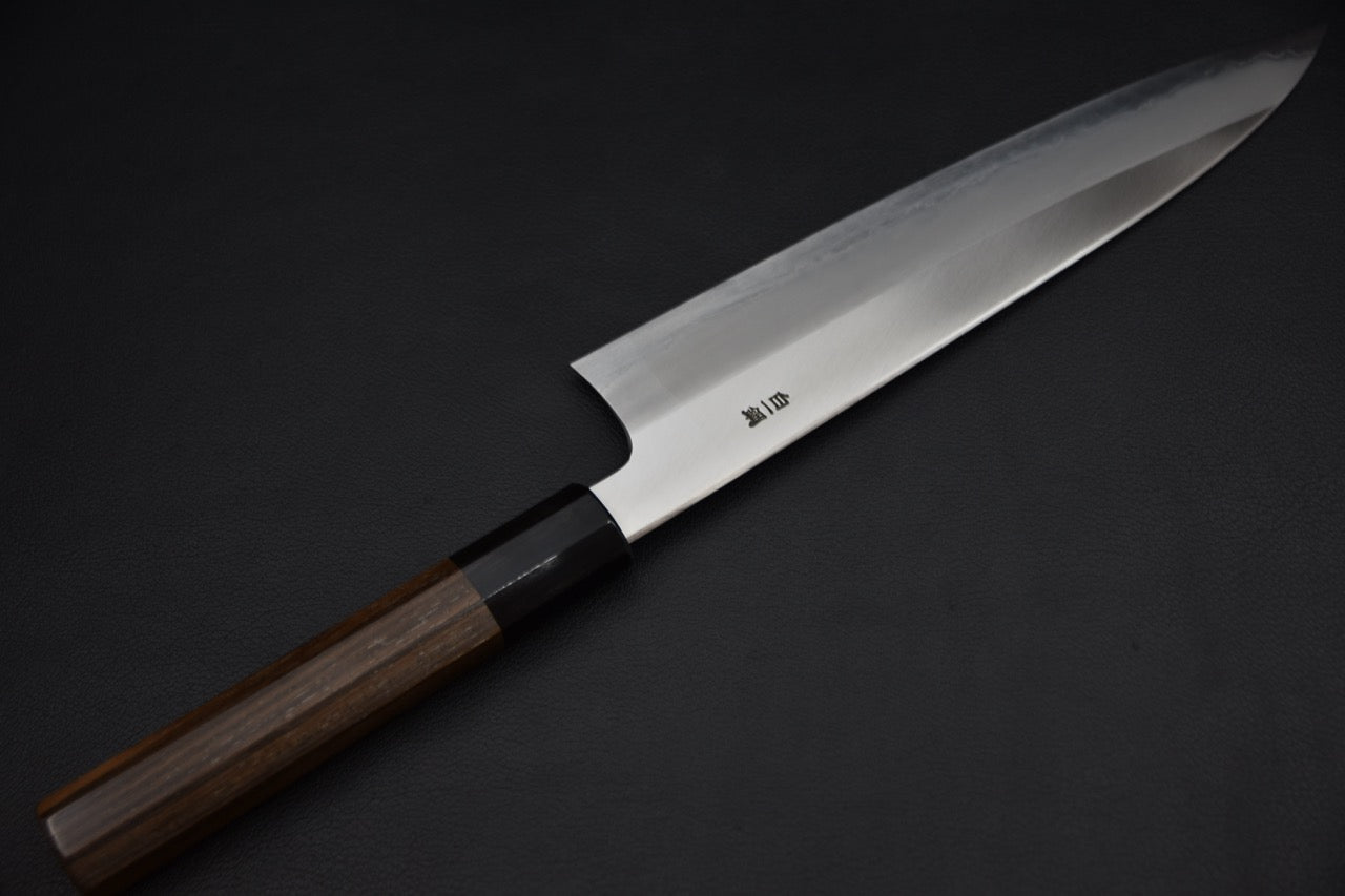 Hitohira Togashi gyuto 240 mm — finition migaki polie, surface de lame, couteau japonais