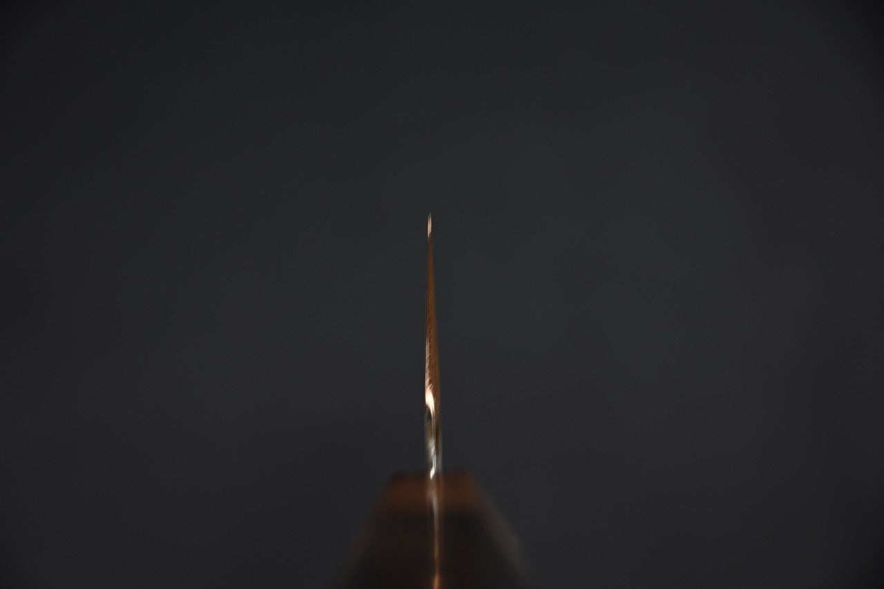 Hitohira Togashi santoku 180 mm — profil droit de la lame, couteau japonais