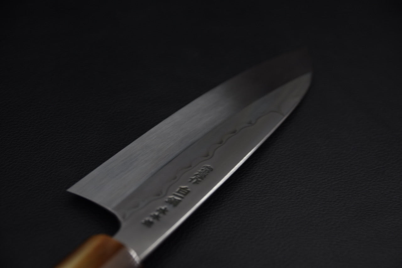 Hitohira Togashi santoku 180 mm — vue du dos de la lame, couteau japonais