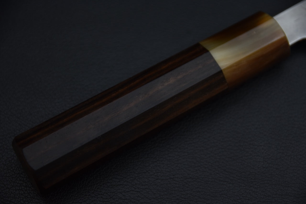 Hitohira Togashi santoku 180 mm — vue de la pointe arrondie, couteau japonais