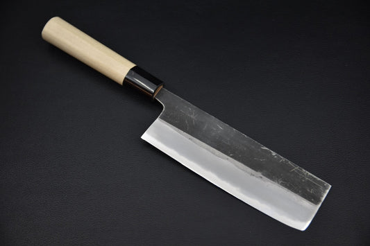Hitohira Togashi nakiri couteau japonais — vue complète, finition kurouchi