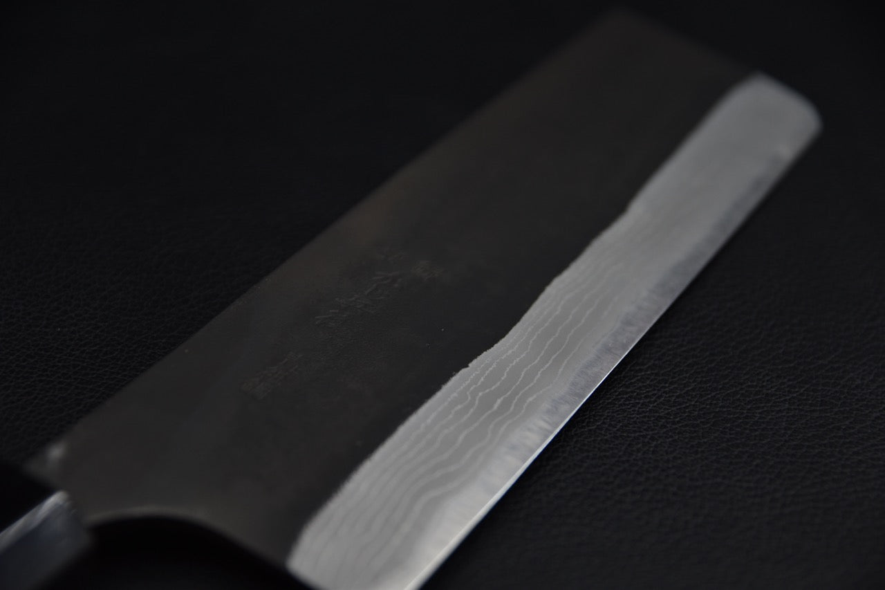 Nakiri couteau japonais — profil de la lame rectangulaire, bout carré