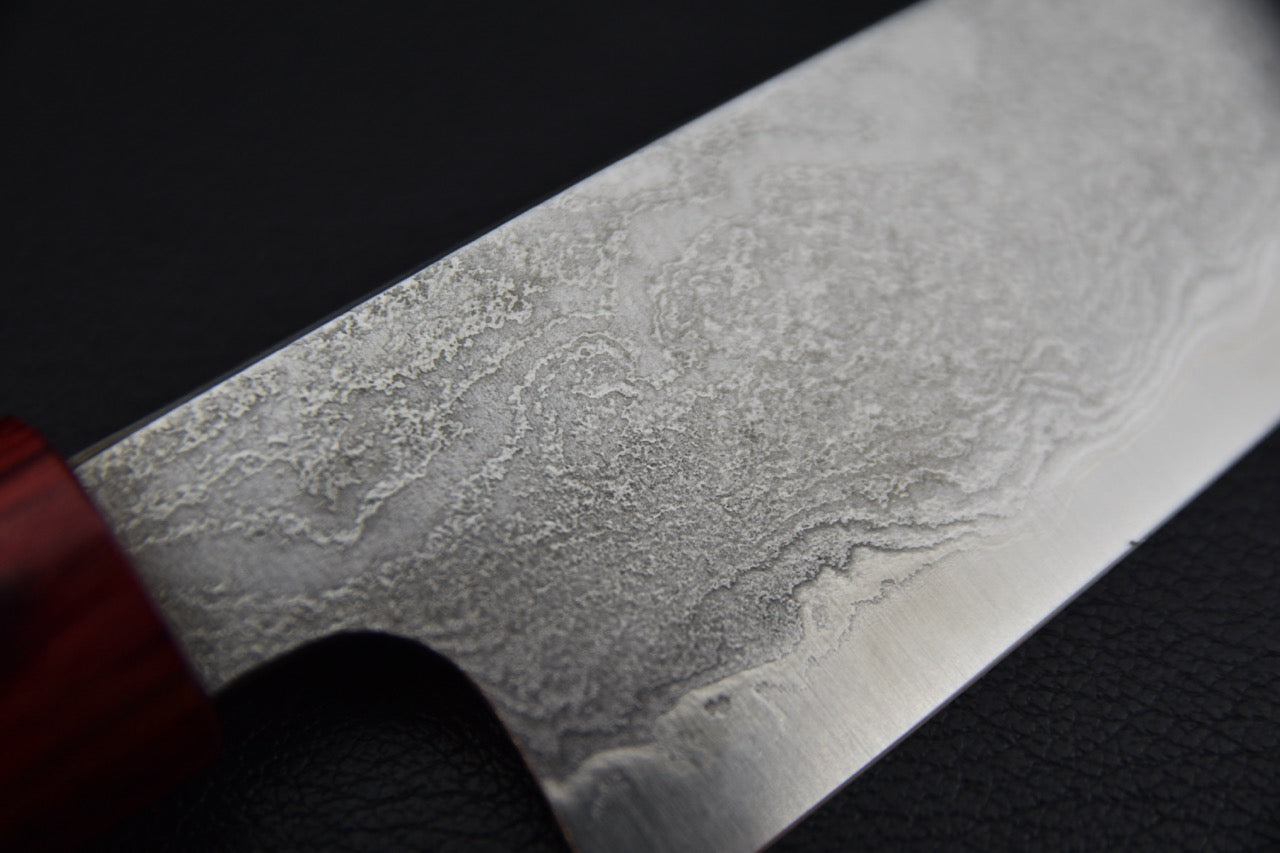 Lame du petty japonais 130 mm en VG10, vue rapprochée du tranchant
