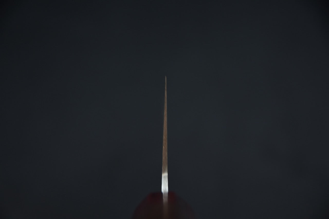 Santoku couteau japonais VG10 — vue d'ensemble sur fond neutre