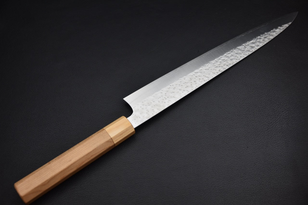 Sujihiki 270 mm SG2 — vue d'ensemble côté dos, manche cerisier et lame étroite