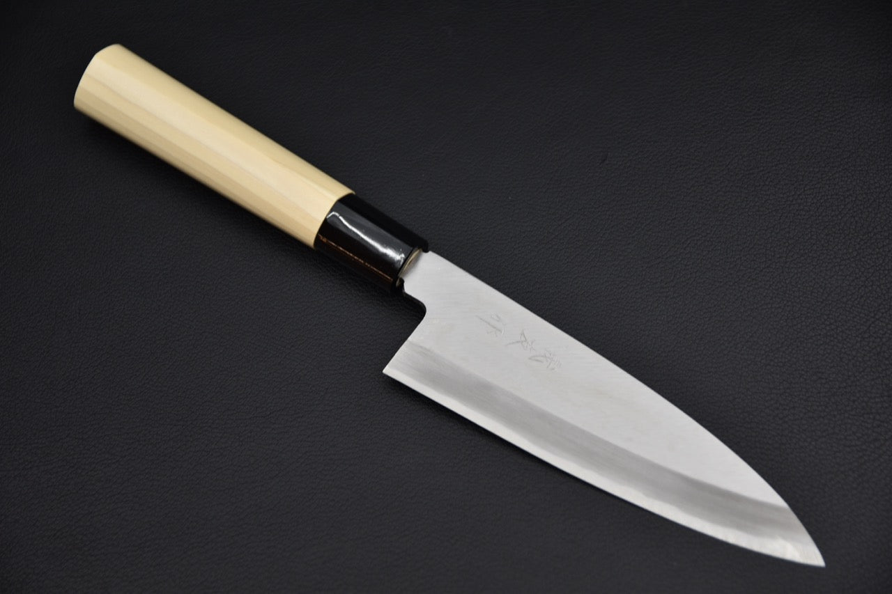 Couteau japonais funayuki 150 mm — vue de profil complète, côté kasumi poli, manche wa bois clair