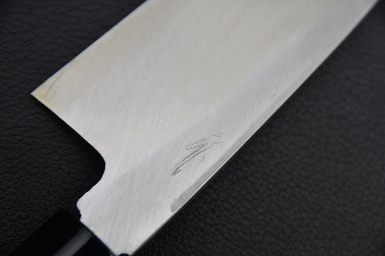Couteau japonais funayuki 150 mm — détail du talon de lame, côté kasumi, profil du biseau