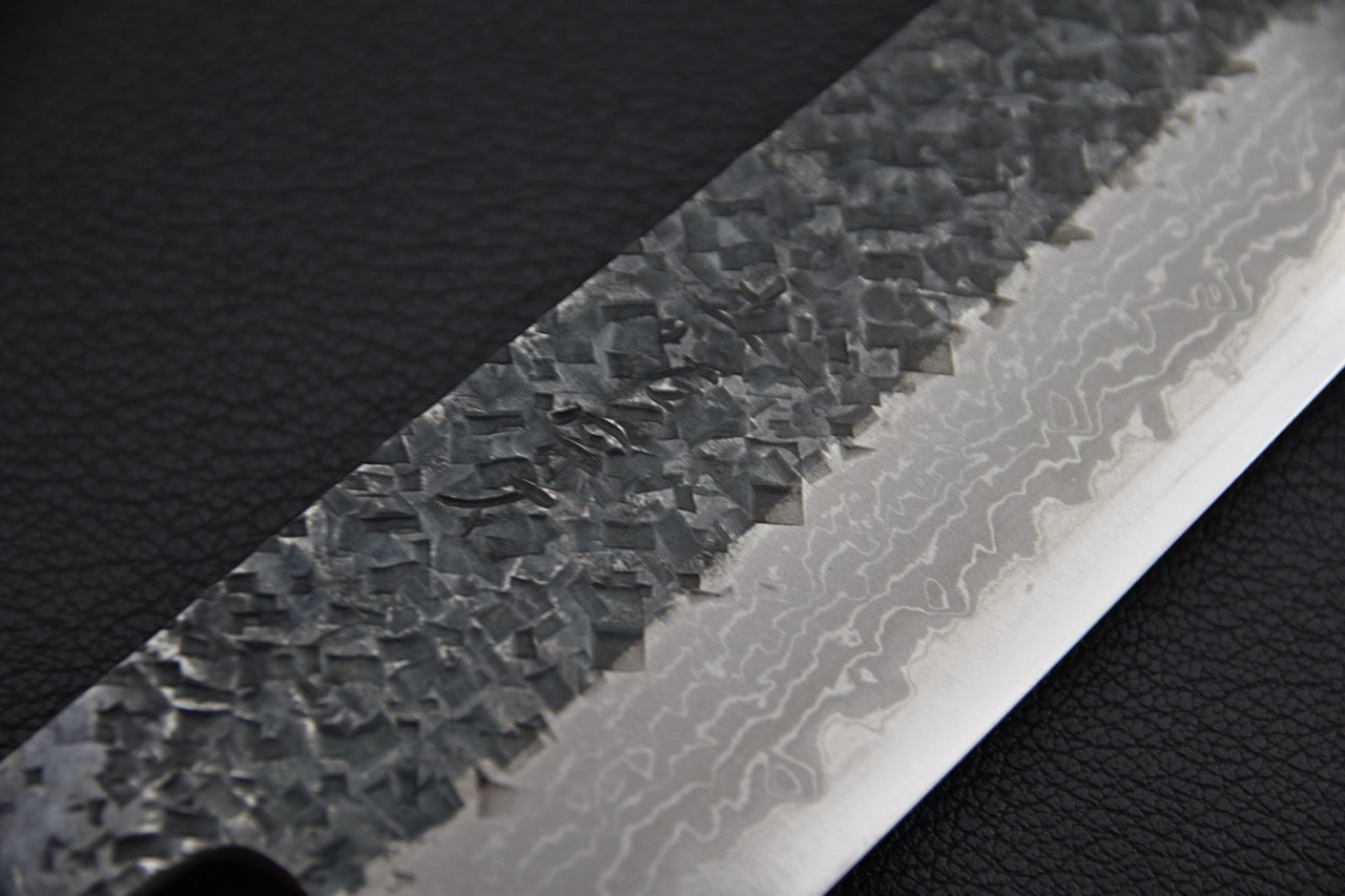 Couteau japonais bunka — pointe k-tip vue de profil