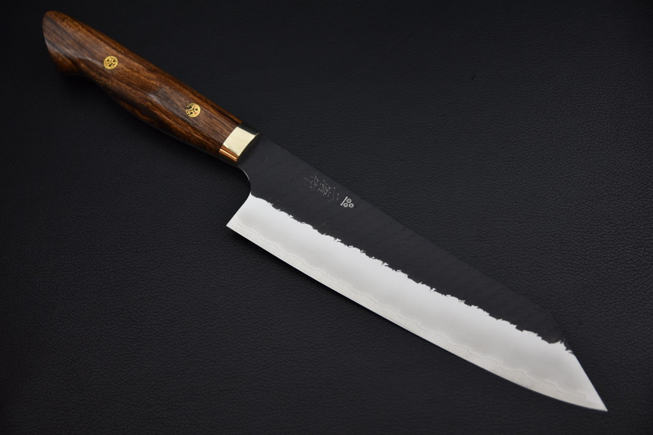 Nigara kiritsuke 210 mm couteau japonais — vue complète, finition kurouchi tsuchime