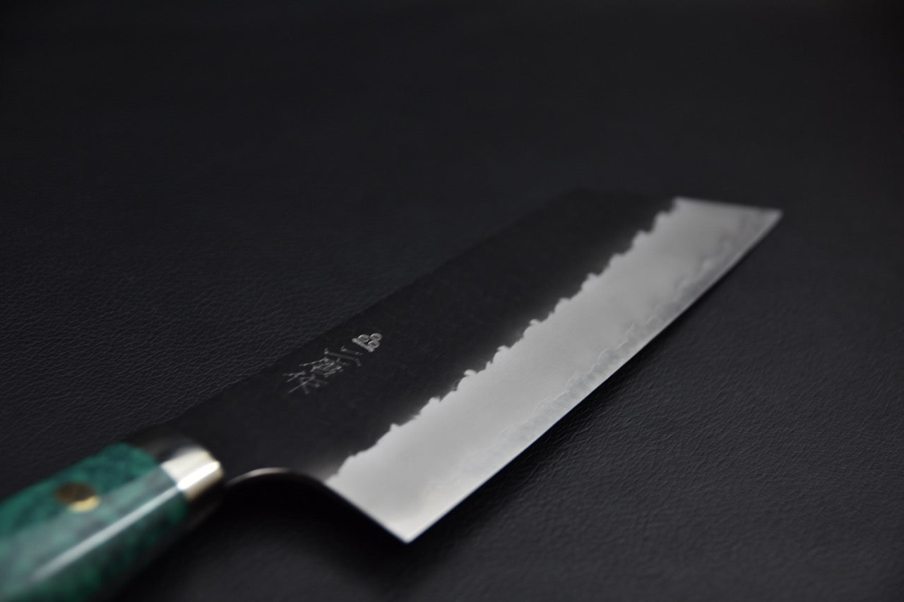 Couteau japonais nakiri SG2 — profil de lame, finition kurouchi et biseau poli
