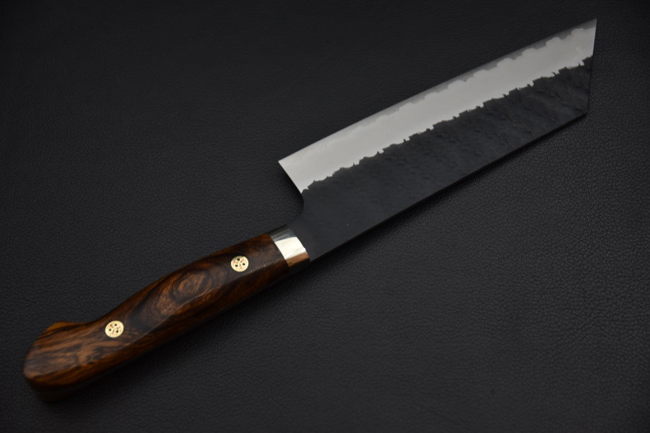 Couteau japonais nakiri SG2 — vue d'ensemble depuis le côté manche, profil complet de la lame et du manche occidental