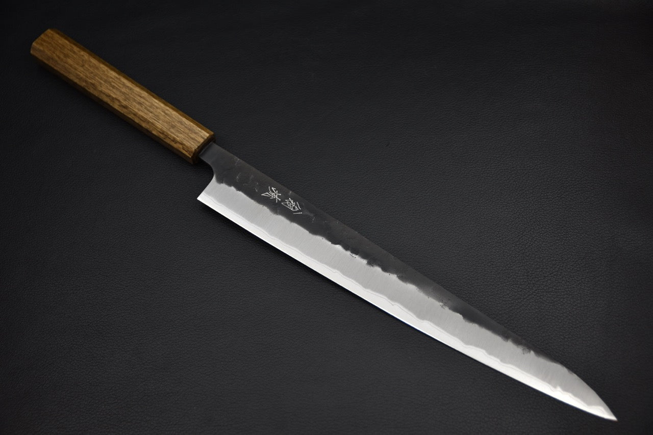 Couteau japonais sujihiki 270 mm — vue de profil complète, côté droit, manche wa en bois brun doré