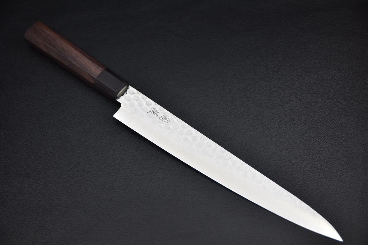 Sujihiki japonais 240 mm — vue complète de profil côté droit, manche et lame