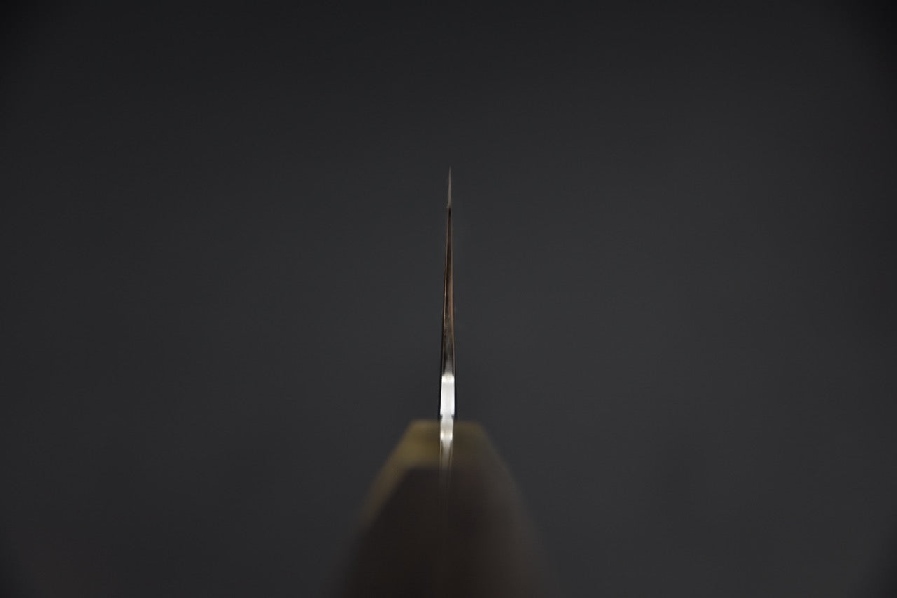 Tetsujin gyuto 240 mm — vue de la pointe de la lame, couteau japonais