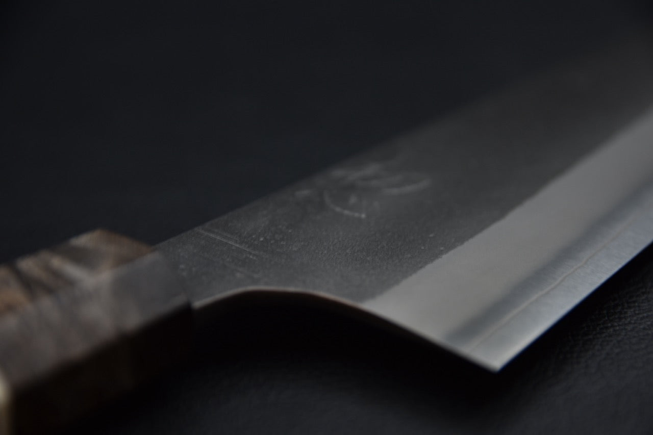 Couteau japonais kiritsuke 240 mm, tranchant vu de près
