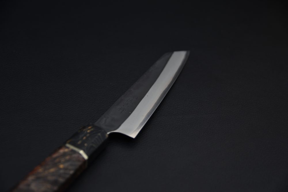 Yoshida Hamono HAP 40 Kiritsuke Petty 135mm Kurouchi Loupe D'érable (Noir)