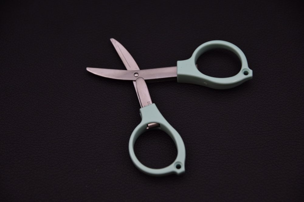 Yoshida Megane Green Pocket Scissors