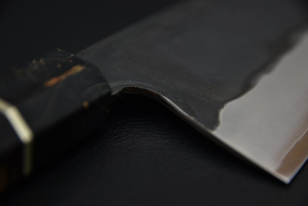 Yoshida Hamono HAP 40 Gyuto 240mm Kurouchi Loupe D'érable (Noir)