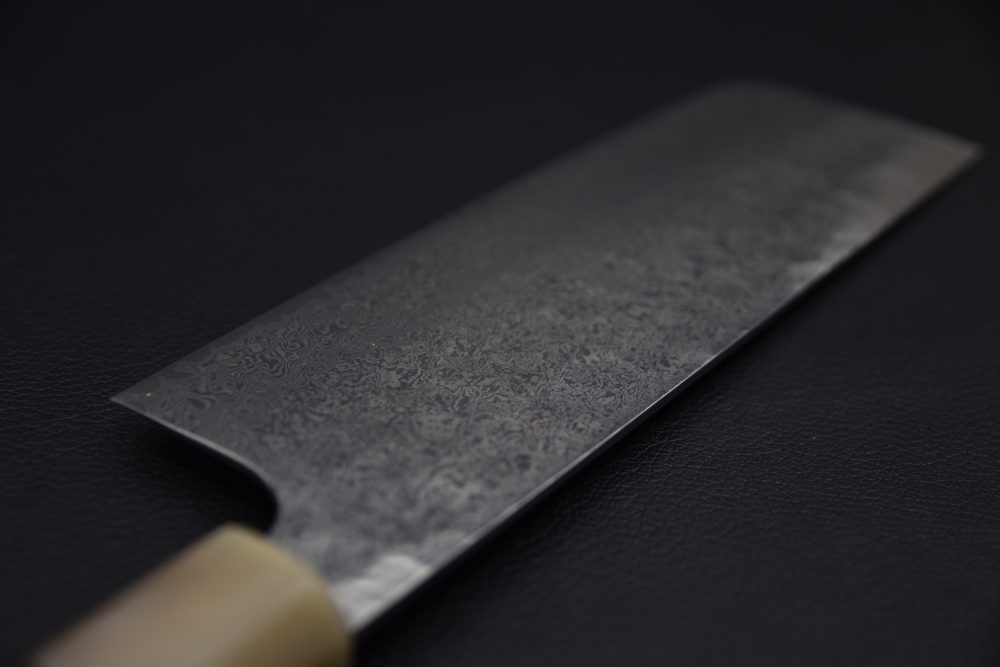 Hatsukokoro Ginyo Ginsan Tsuchime Damascus Nakiri 170mm Ébène