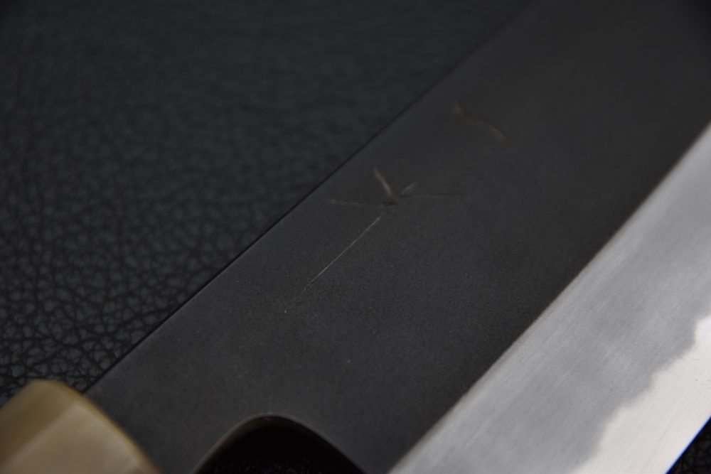 Hitohira Tanaka Kyuzo Aogami #1 Kurouchi Santoku 180mm Cèdre Yakusugi