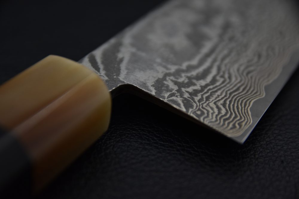 Shiro Kamo SG2 Kurozome Damascus Santoku 180mm Ébène