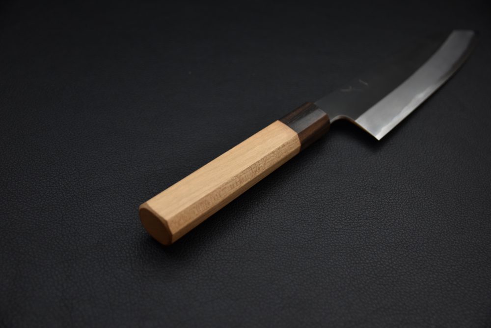 Hitohira Kikuchiyo Kyuzo Shirogami #2 Kurouchi Santoku 180mm Cerisier