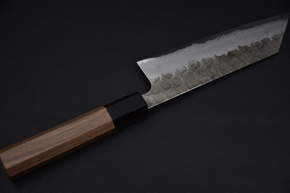 Hatsukokoro Inazuma Aogami Super Damascus Kurouchi Bunka 180mm Noyer