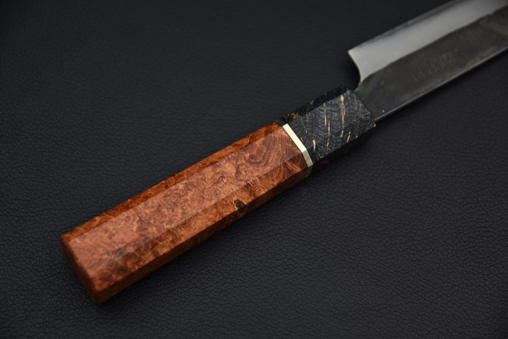 Yoshida Hamono HAP 40 Kiritsuke Petty 135mm Kurouchi Loupe d'érable (Rouge)