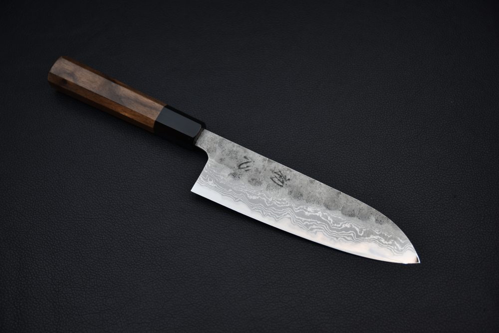 Hatsukokoro Inazuma Aogami Super Damascus Kurouchi Santoku 170mm Noyer