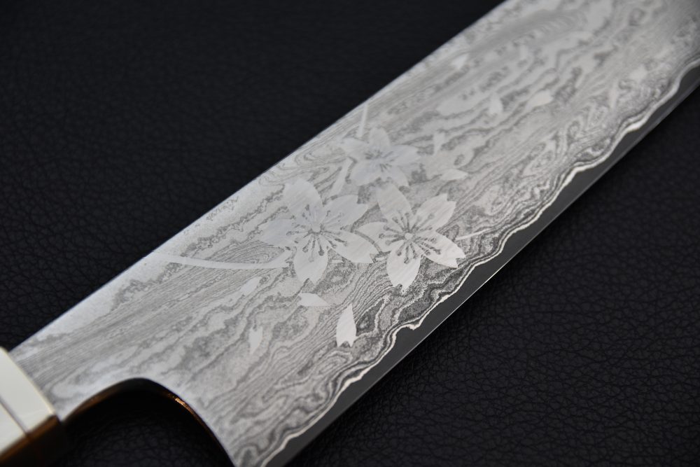 Hitohira Uki Sakura Damascus Gyuto 240mm Ébène Fusion