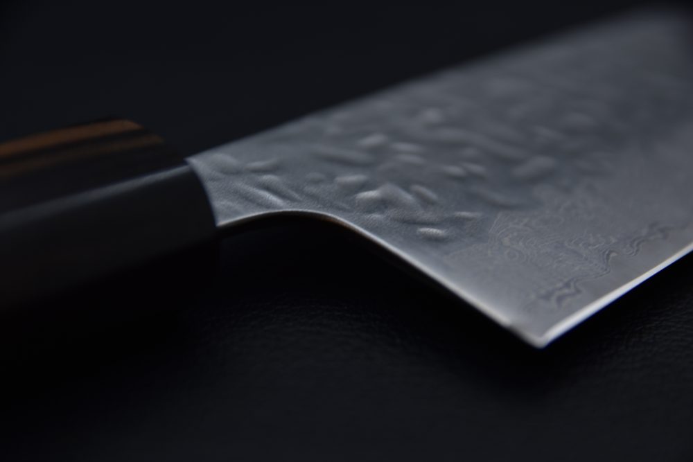 Hitohira Futana Stainless Tsuchime Damascus Santoku Cerisier