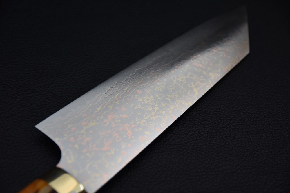 Saji Hamono VG10 Rainbow Damascus Bunka 180mm Corne De Vache