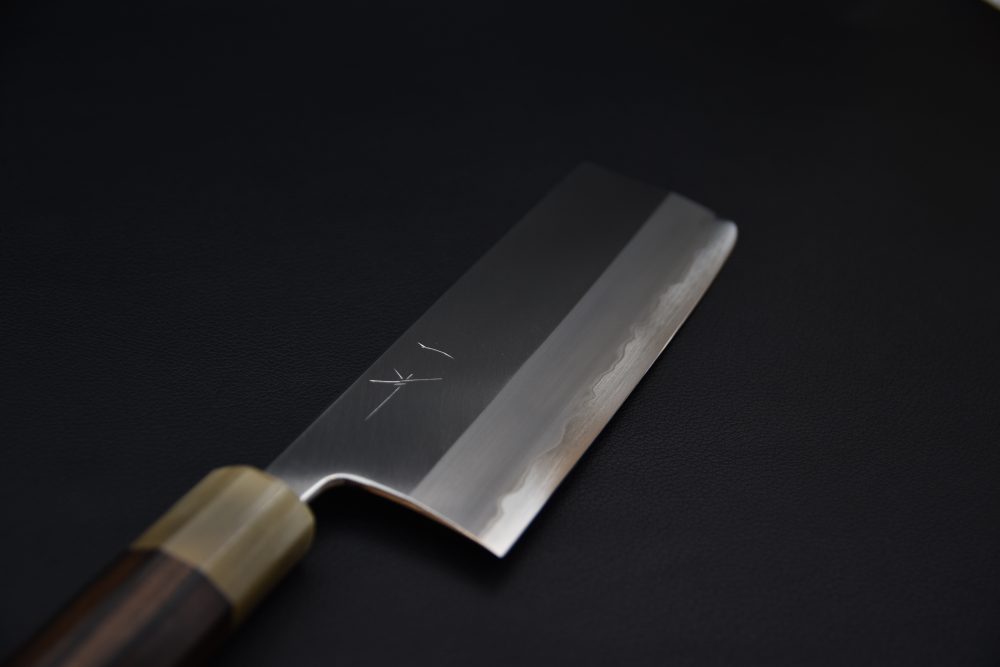 Hitohira Togashi Shirogami #1 Migaki Nakiri 180mm Taihei Ébène Makassar