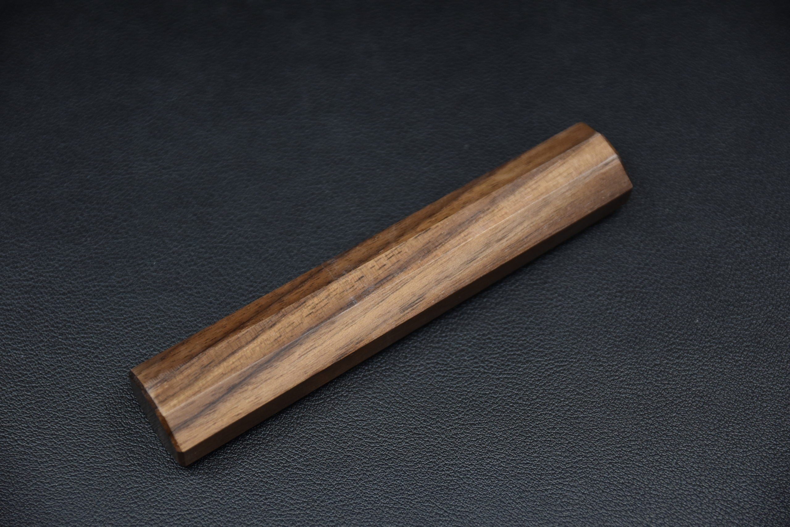 Hitohira Manche en Noyer 120mm