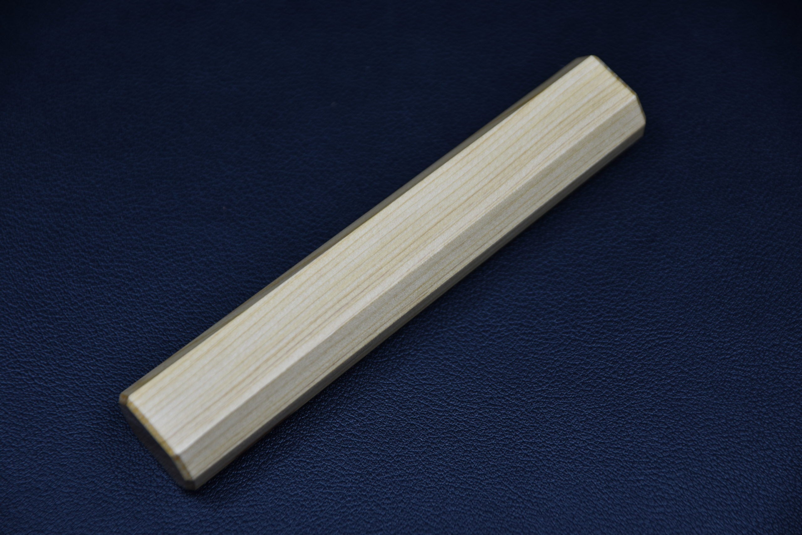 Hitohira Manche en bois Aomori Hiba 130mm