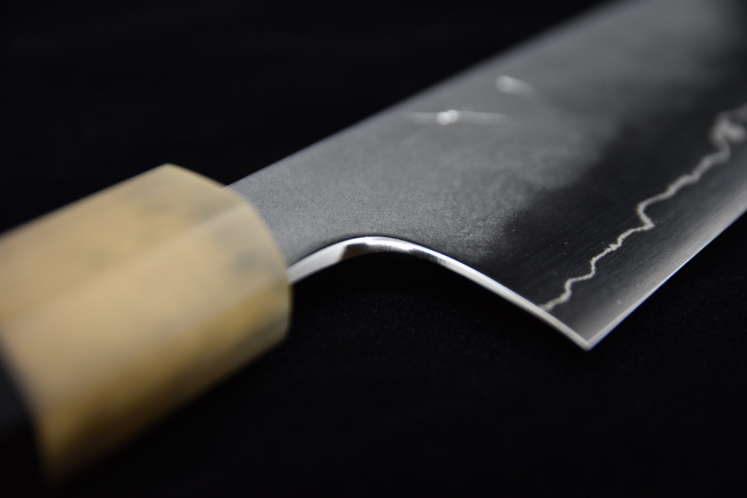 Hitohira Kikuchiyo Yohei Ginsan Kasumi Santoku 180mm Ebony wood
