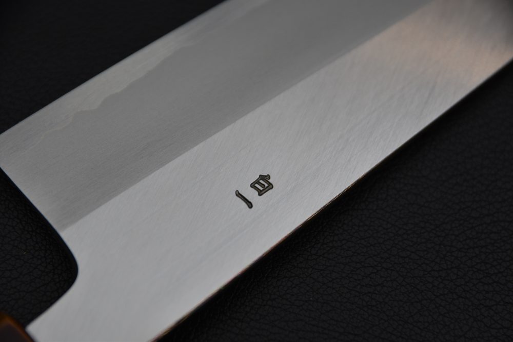 Hado Junpaku Shirogami #1 Stainless Clad Bunka 180mm Chêne Laqué