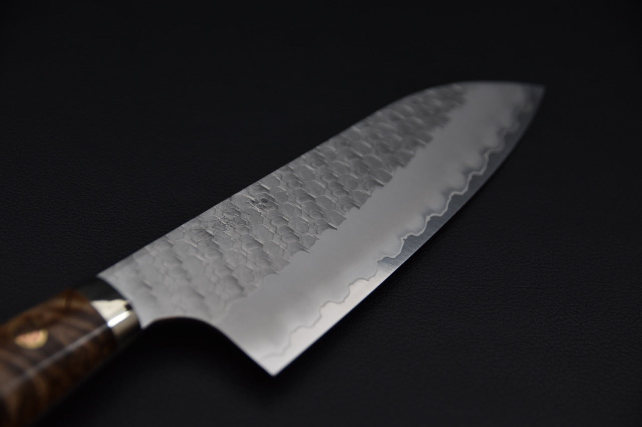 Nigara Hamono SG2 Tsuchime Migaki Santoku 170mm Loupe d'érable