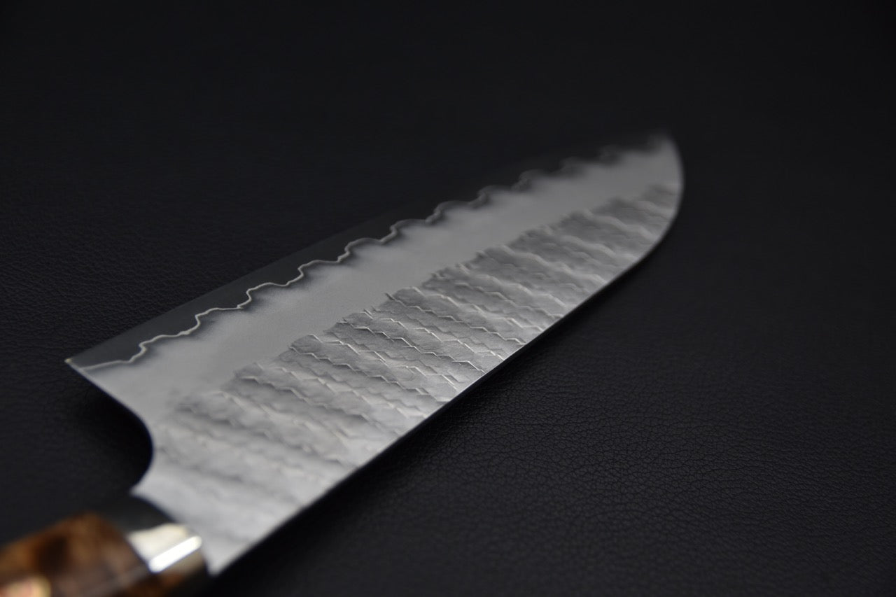 Nigara Hamono SG2 Tsuchime Migaki Santoku 170mm Loupe d'érable