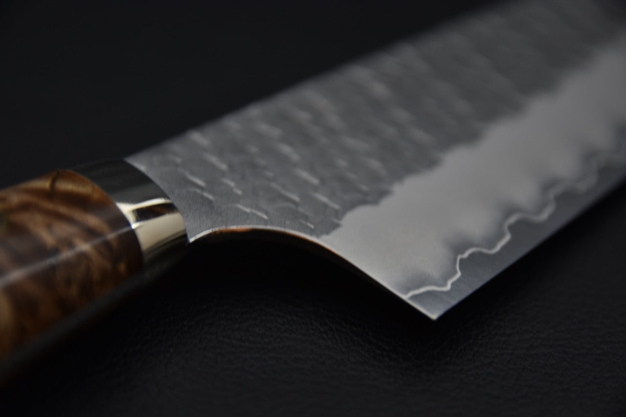 Nigara Hamono SG2 Tsuchime Migaki Santoku 170mm Loupe d'érable