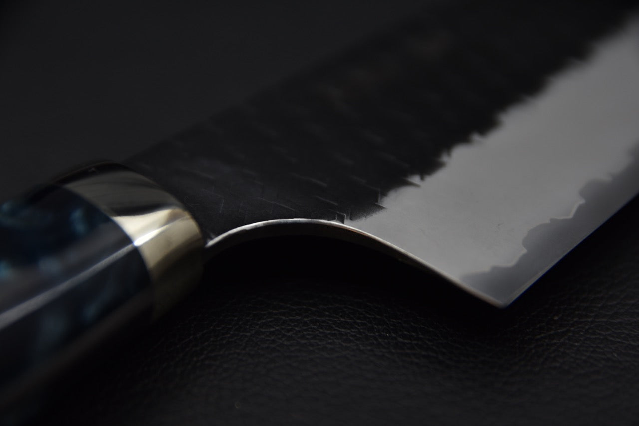 Nigara SG2 Kurouchi Tsuchime Santoku 180mm Acrylique Brume bleue