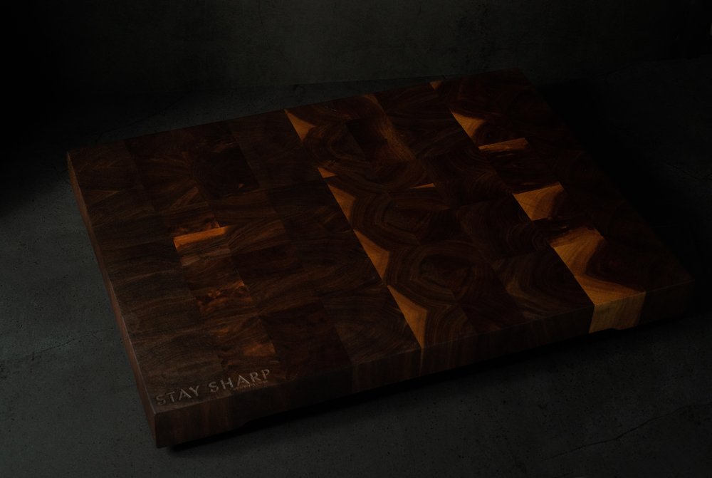 End grain cutting board by Shed'Oeuvre Black Walnut Large