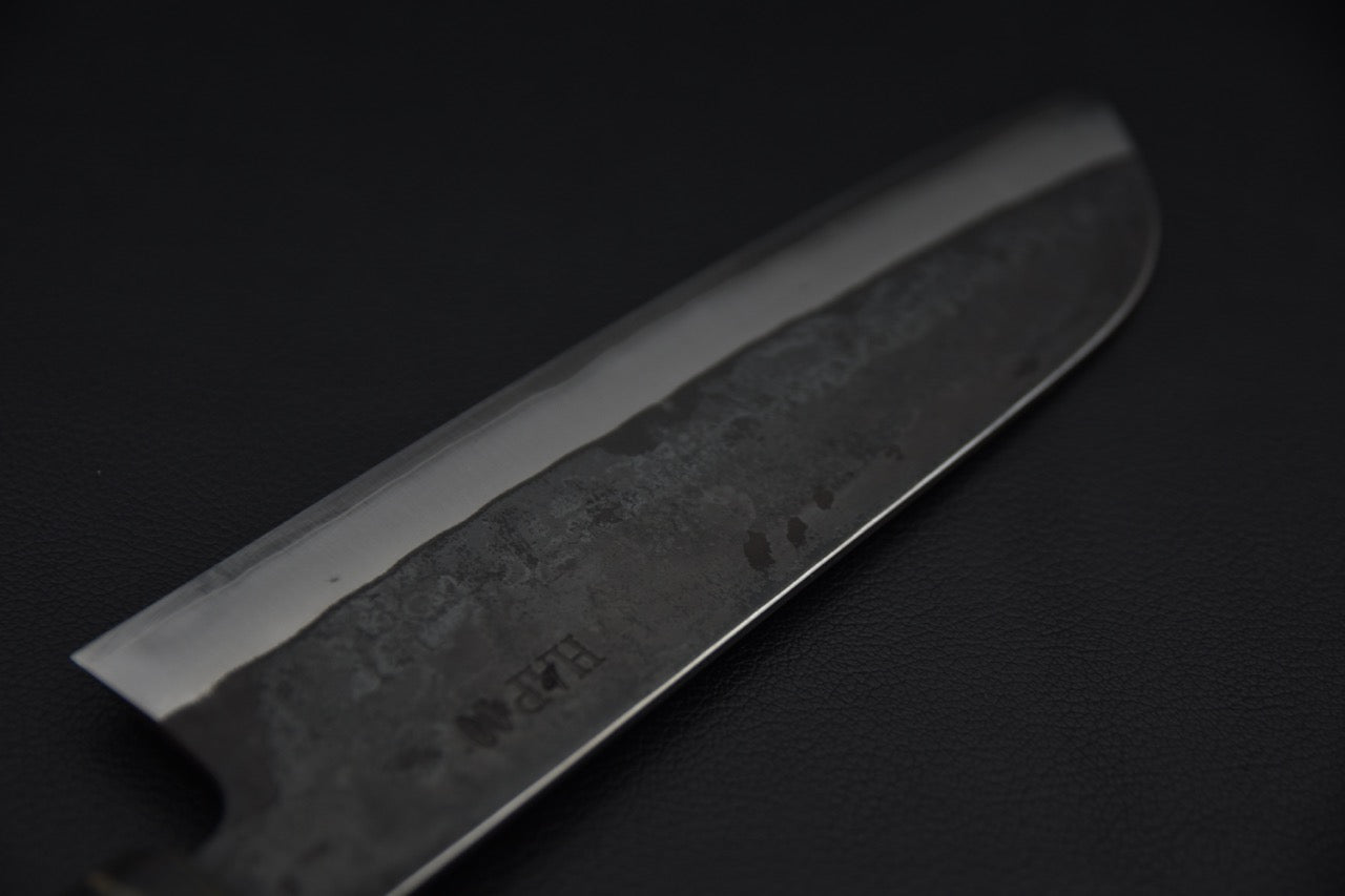 Yoshida Hamono HAP 40 Santoku 180mm Kurouchi Loupe D'érable (Rouge)