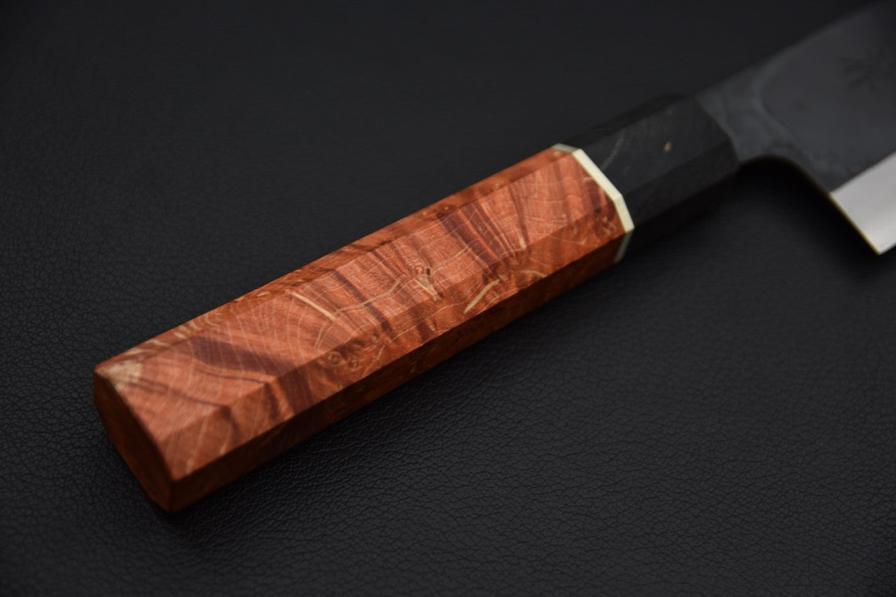 Yoshida Hamono HAP 40 Santoku 180mm Kurouchi Loupe D'érable (Rouge)